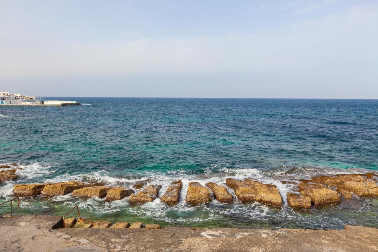 Spacious Seafront Apt With Living, Sofa, Wifi & Ac By 360 Estates スリーマ エクステリア 写真