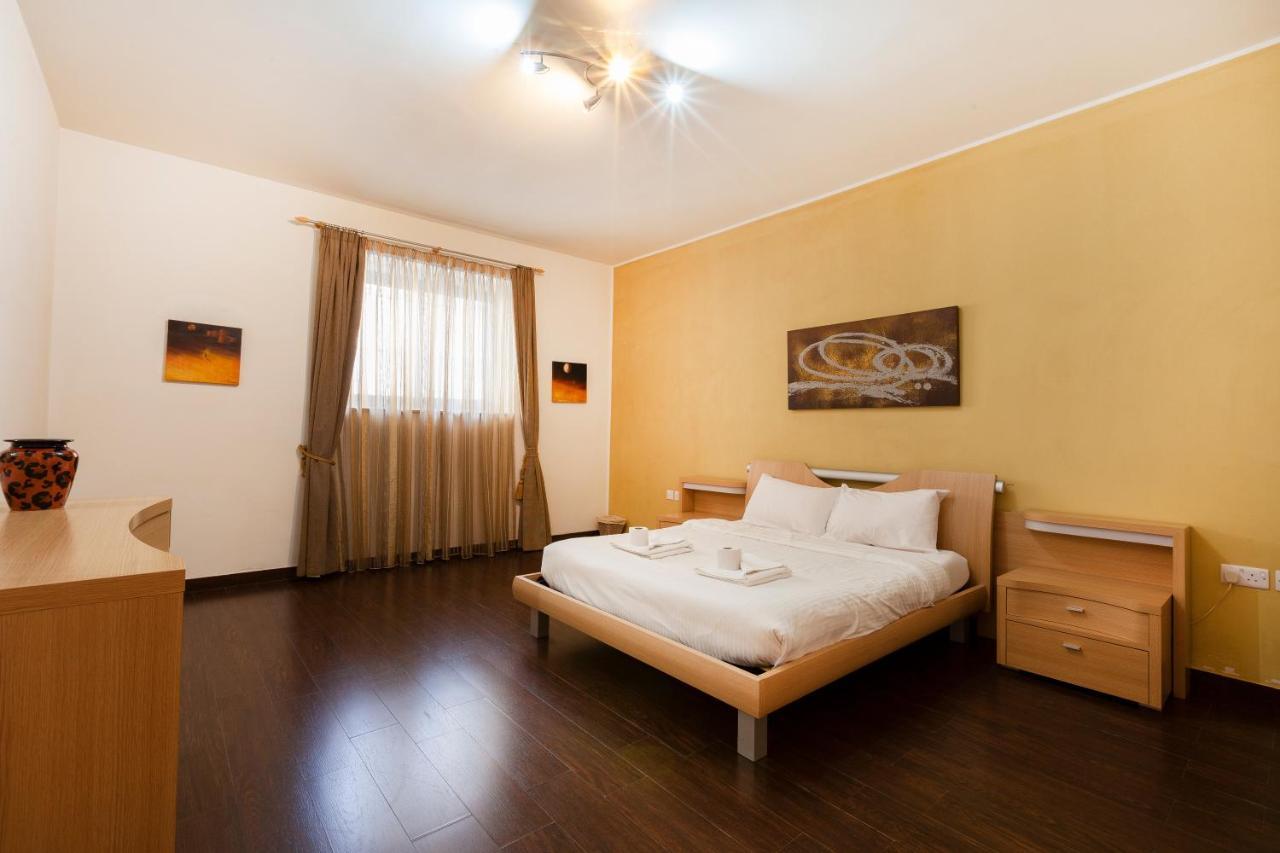 Spacious Seafront Apt With Living, Sofa, Wifi & Ac By 360 Estates スリーマ エクステリア 写真