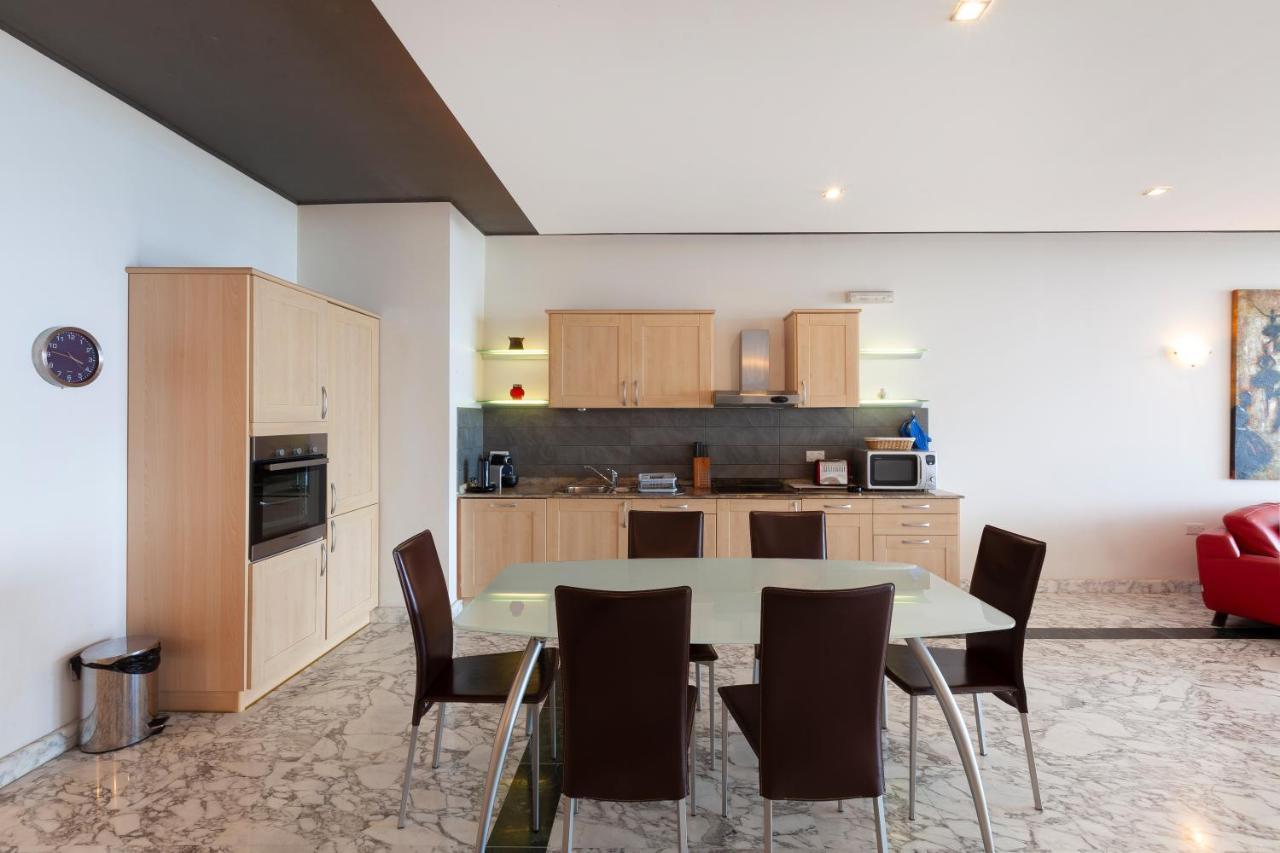 Spacious Seafront Apt With Living, Sofa, Wifi & Ac By 360 Estates スリーマ エクステリア 写真