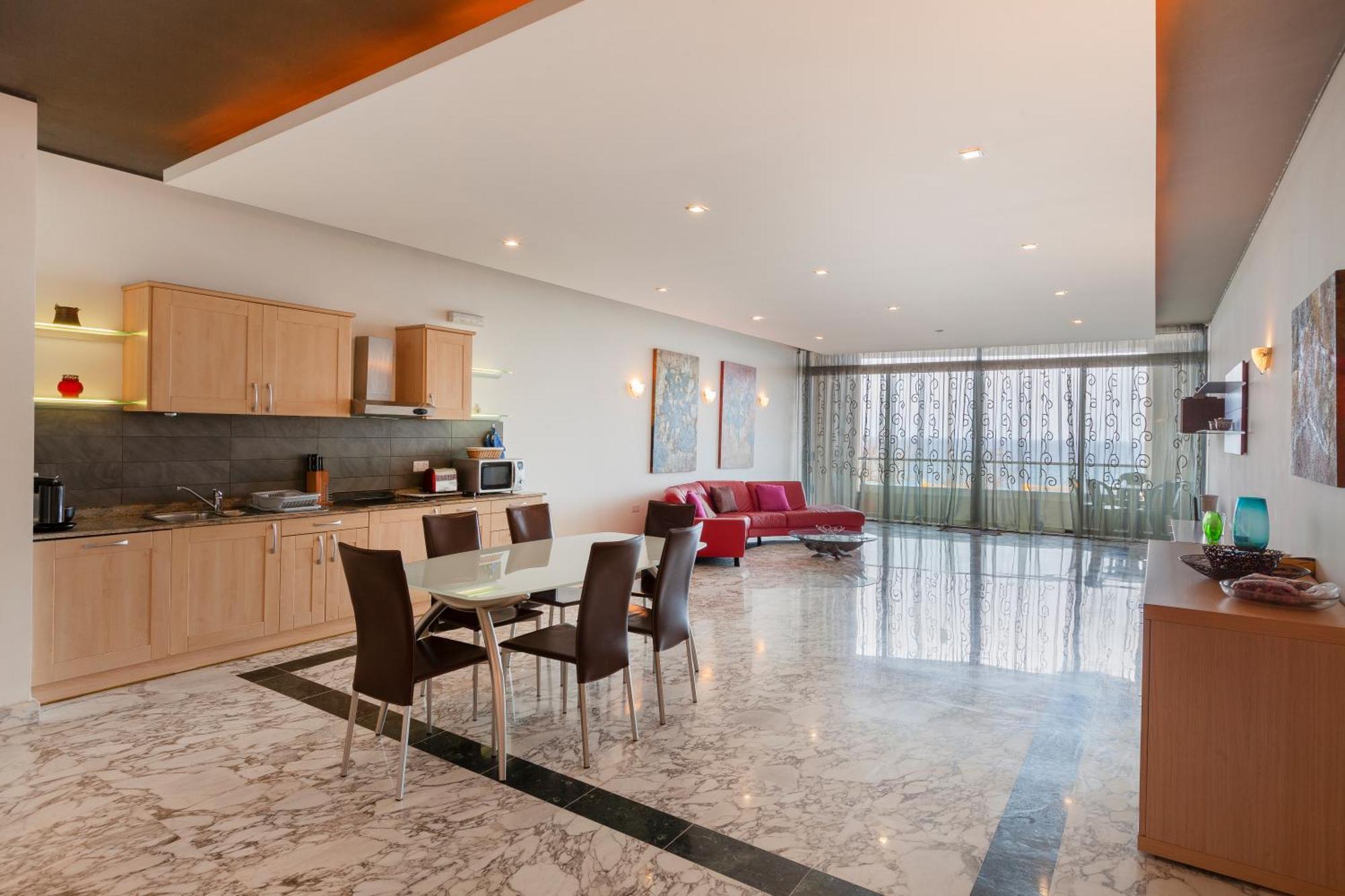 Spacious Seafront Apt With Living, Sofa, Wifi & Ac By 360 Estates スリーマ エクステリア 写真
