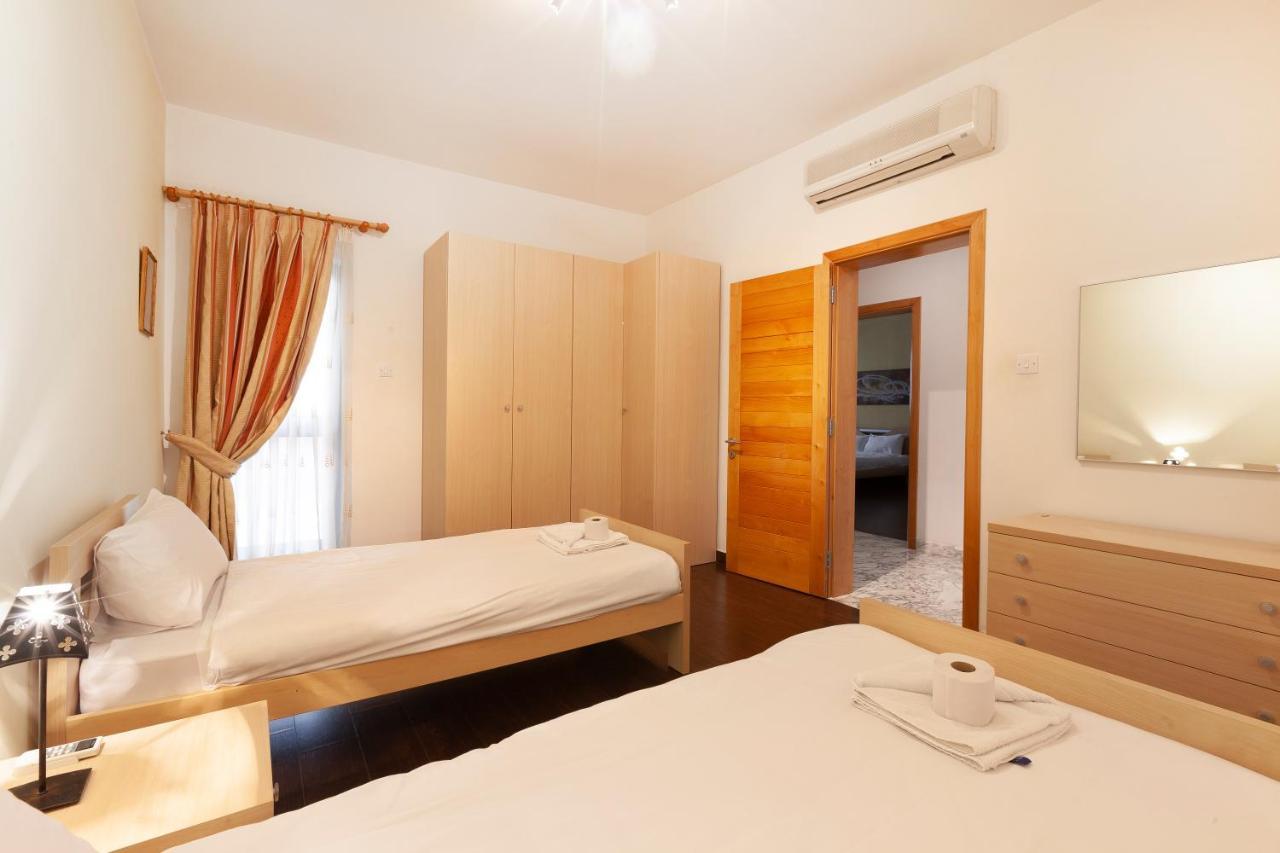 Spacious Seafront Apt With Living, Sofa, Wifi & Ac By 360 Estates スリーマ エクステリア 写真