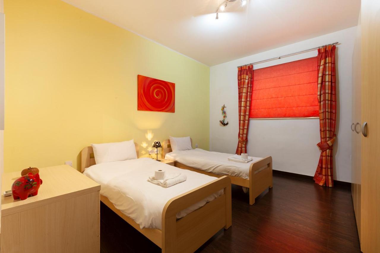 Spacious Seafront Apt With Living, Sofa, Wifi & Ac By 360 Estates スリーマ エクステリア 写真