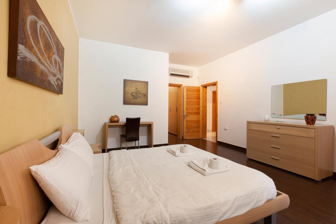 Spacious Seafront Apt With Living, Sofa, Wifi & Ac By 360 Estates スリーマ エクステリア 写真